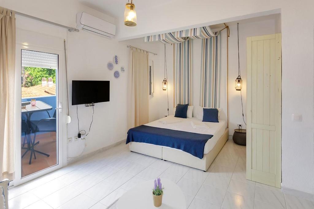 Nikiti Seafront Blue Apartment Exterior photo