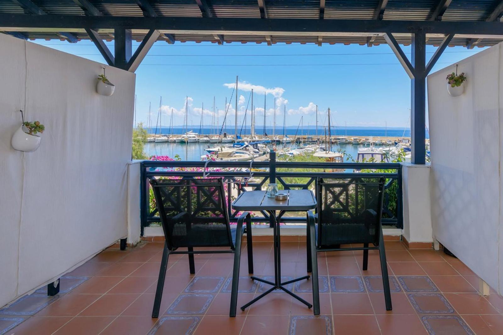Nikiti Seafront Blue Apartment Exterior photo